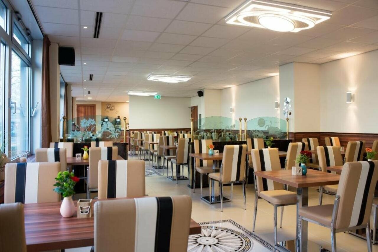 Фото Hotel King's Court