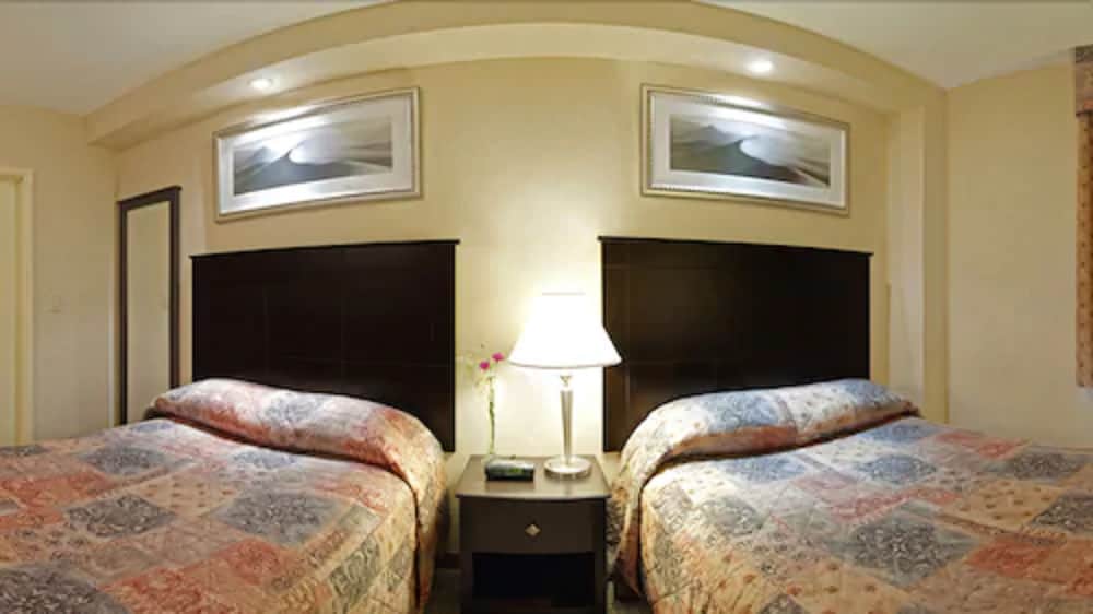 Фото EconoLodge Downtown Toronto