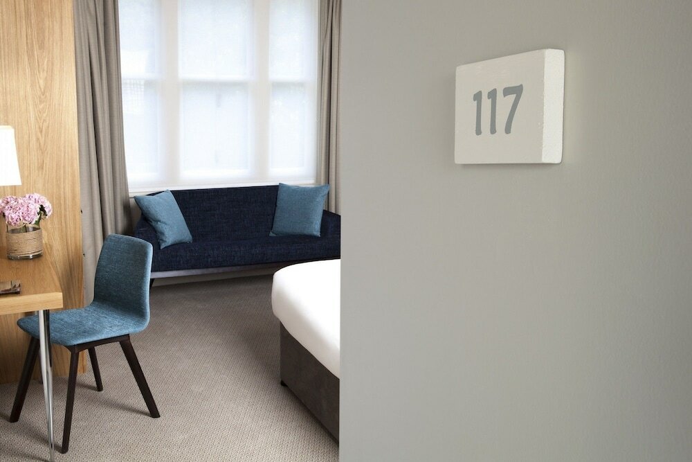 Фото The Orchid Hotel