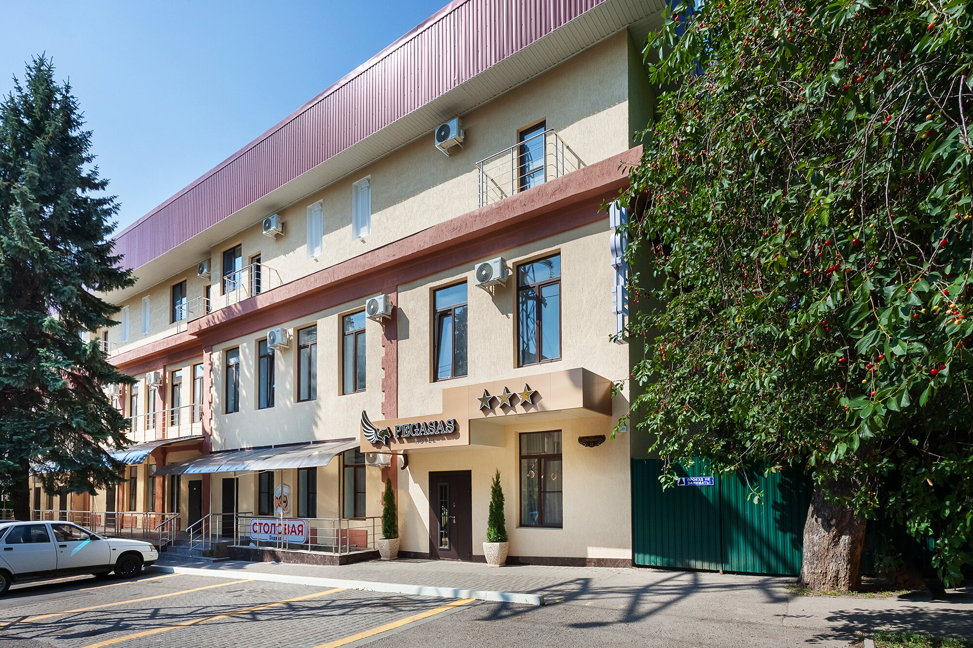 Фото отеля 1