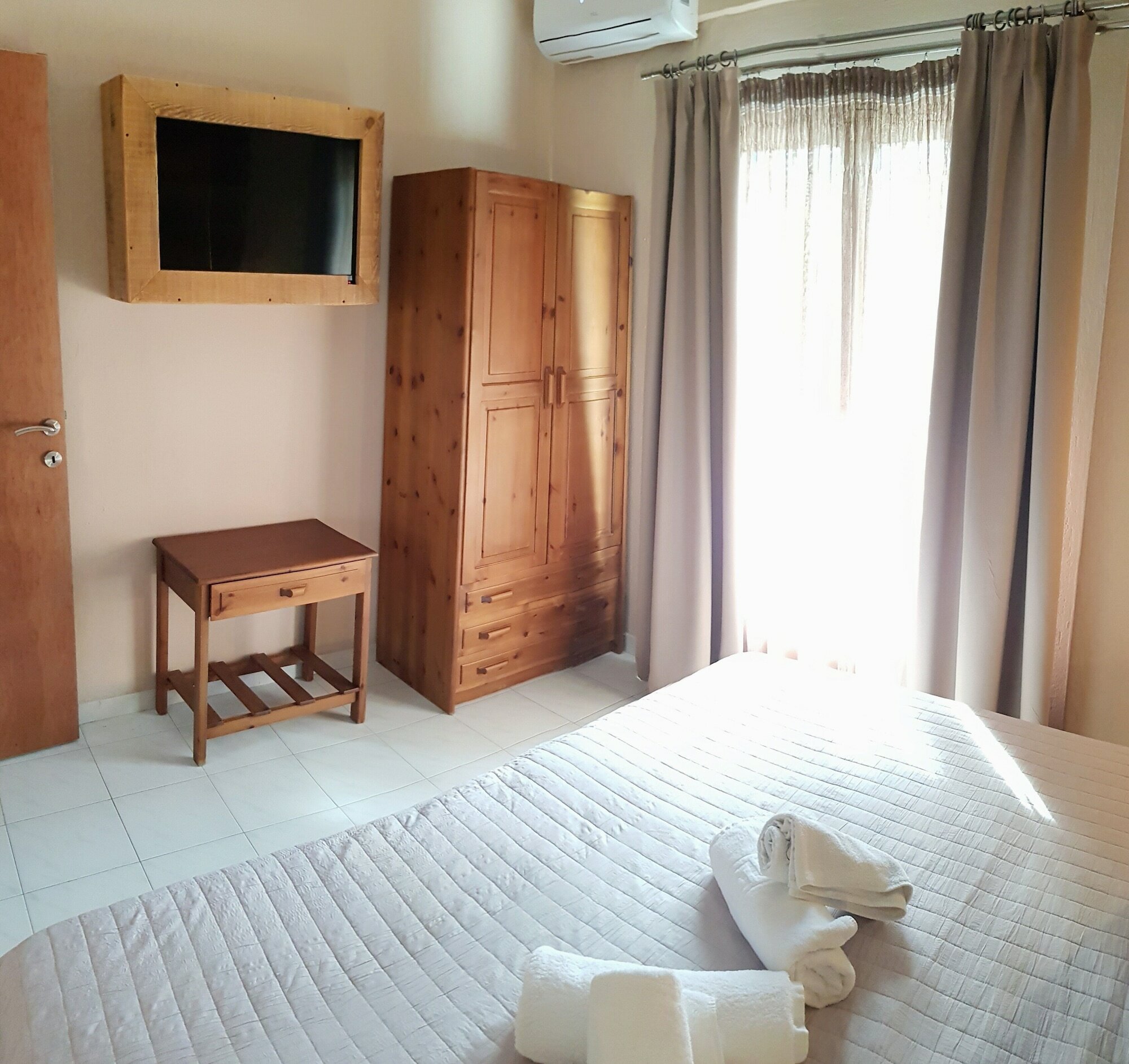 Фото Anemos Hotel