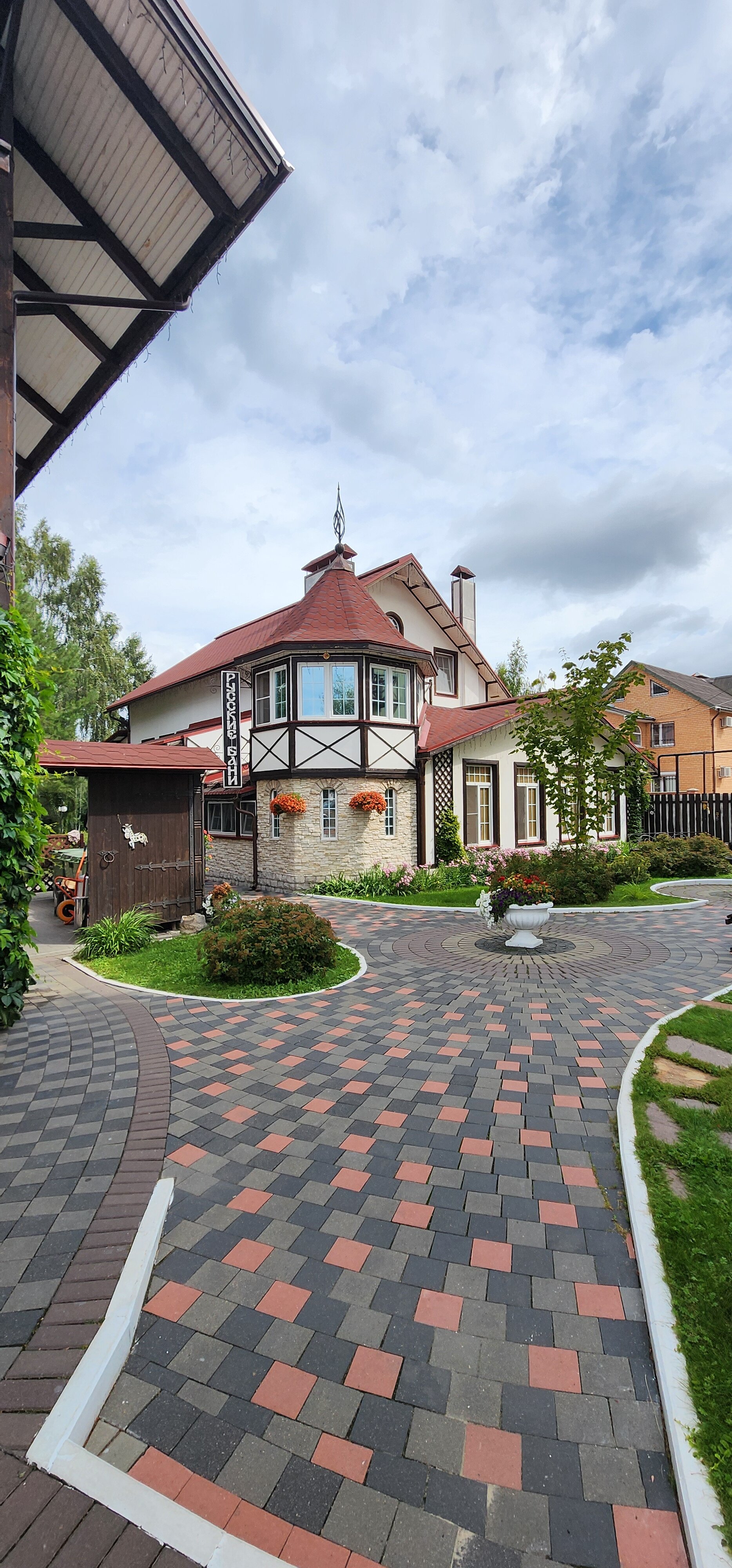 Фото Конюшенный двор