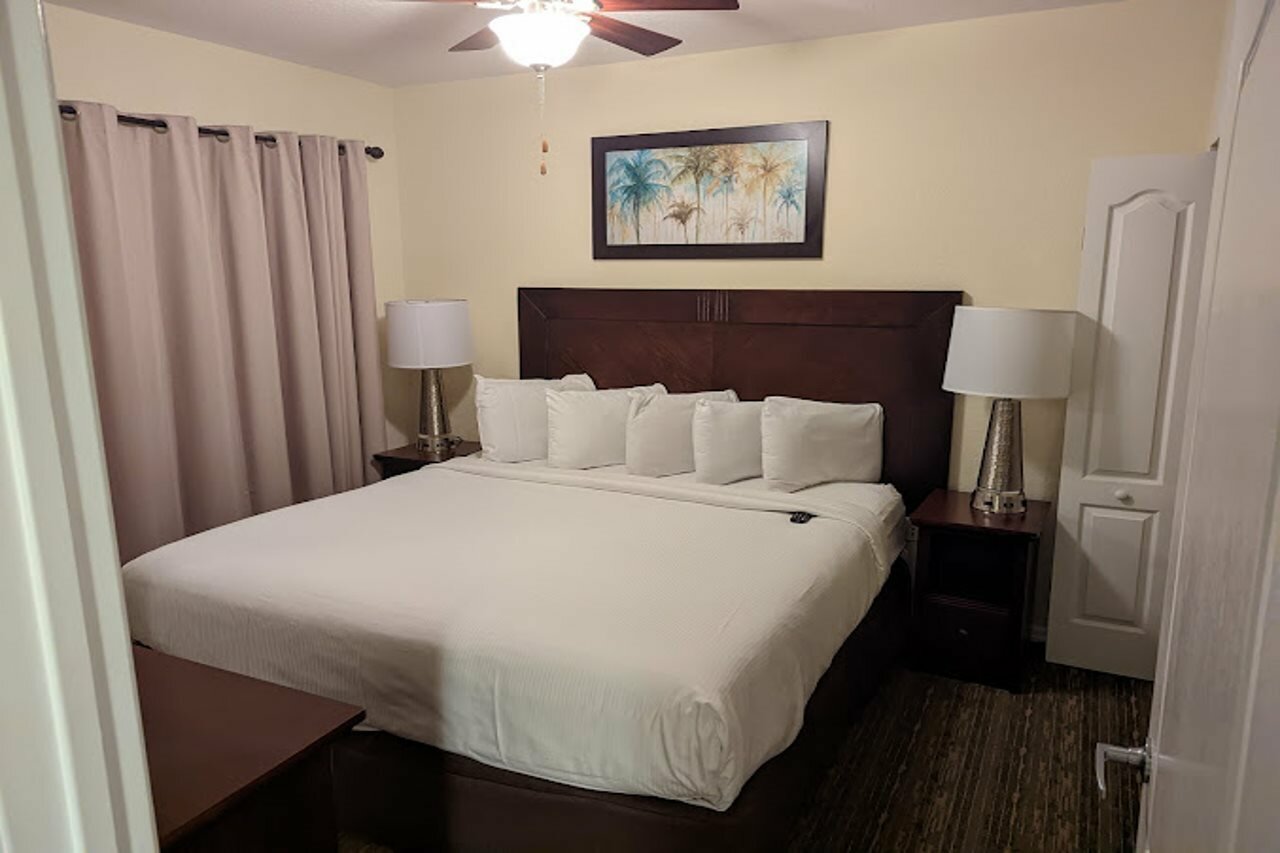 Фото Sunset Vistas Two Bedroom Beachfront Suites