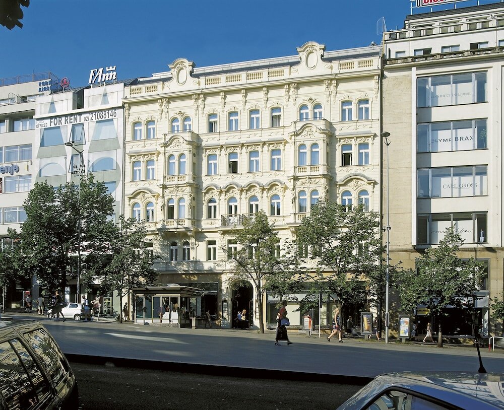 Фото отеля 2