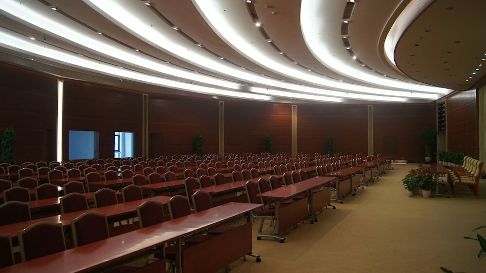 Фото Yuexiu Hotel Guangzhou, Curio Collection by Hilton