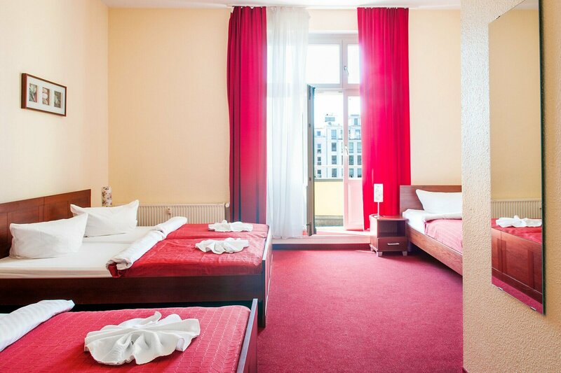Гостиница Mikon Eastgate Hotel в Берлине