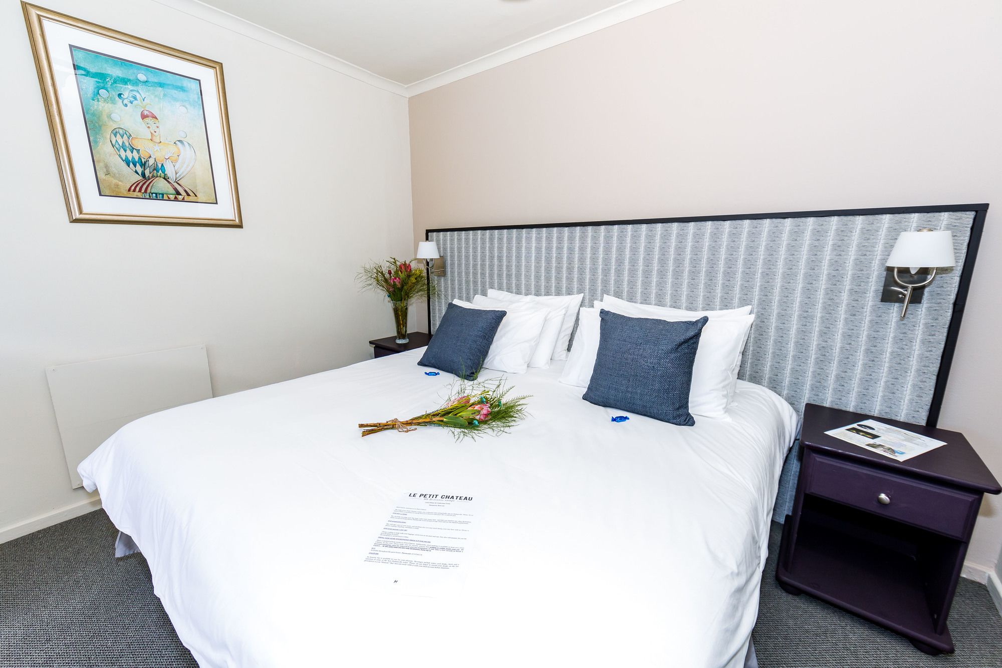 Фото Le Petit Chateau