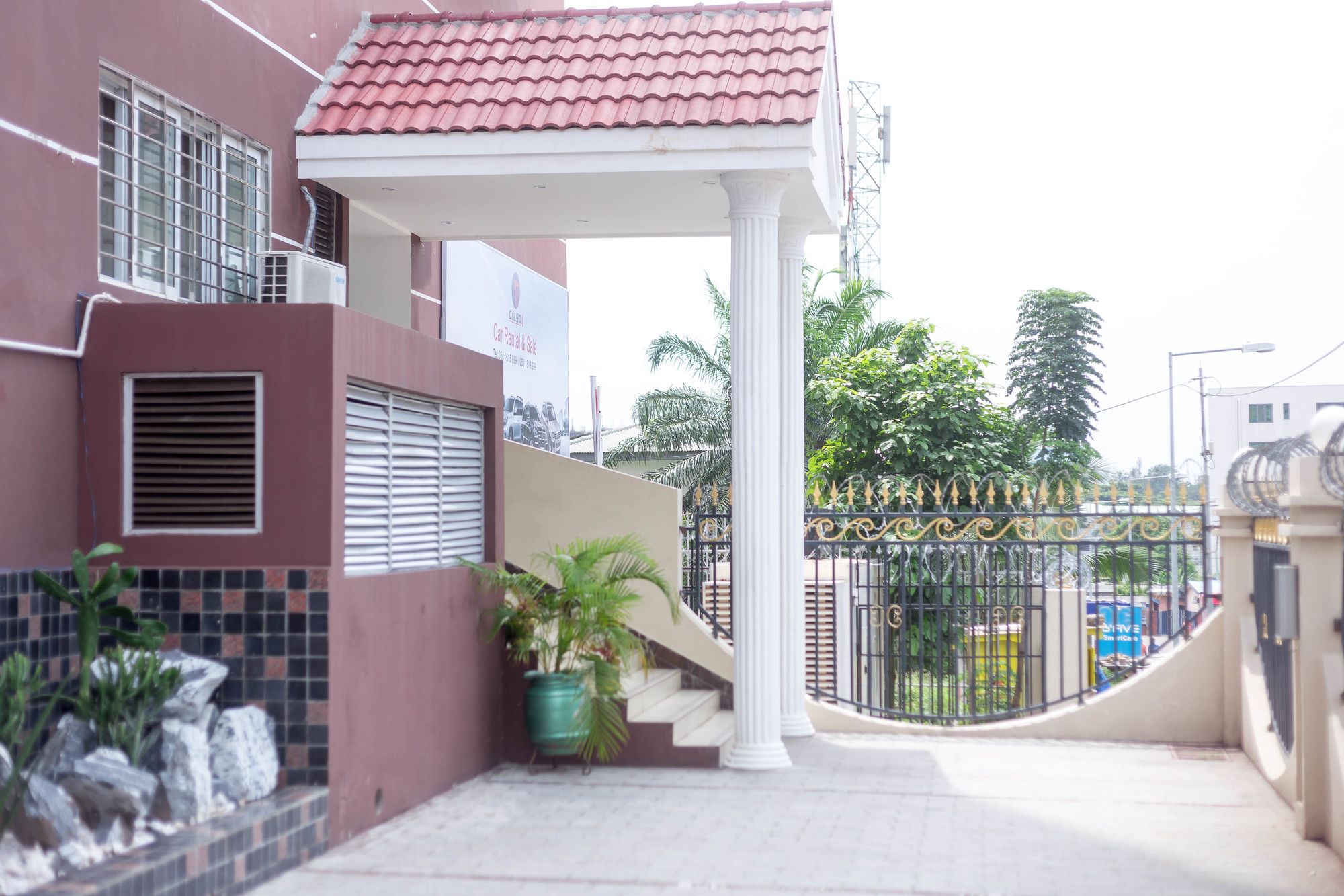 Фото Chateau Towers Hotel Apartment