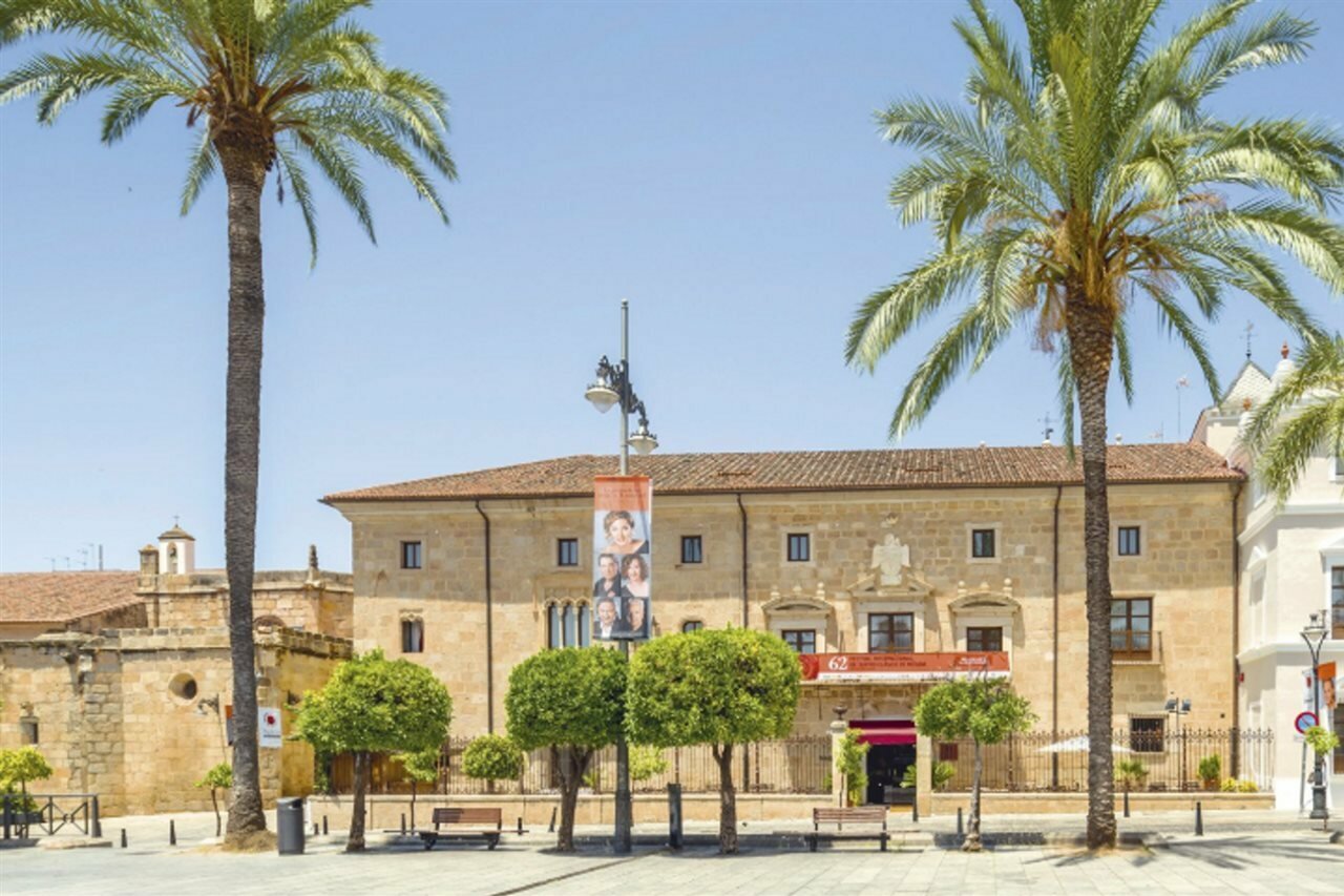 Фото Hotel Ilunion Mérida Palace