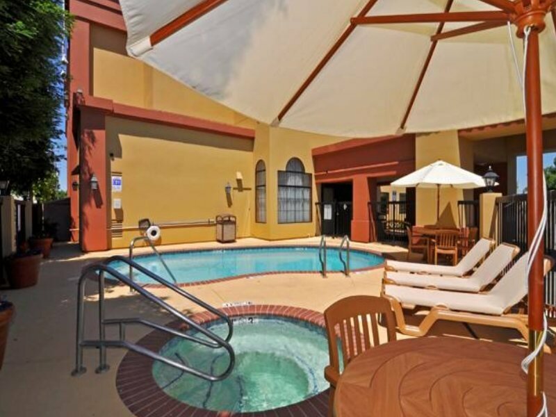 Фото Best Western Plus Fresno Inn