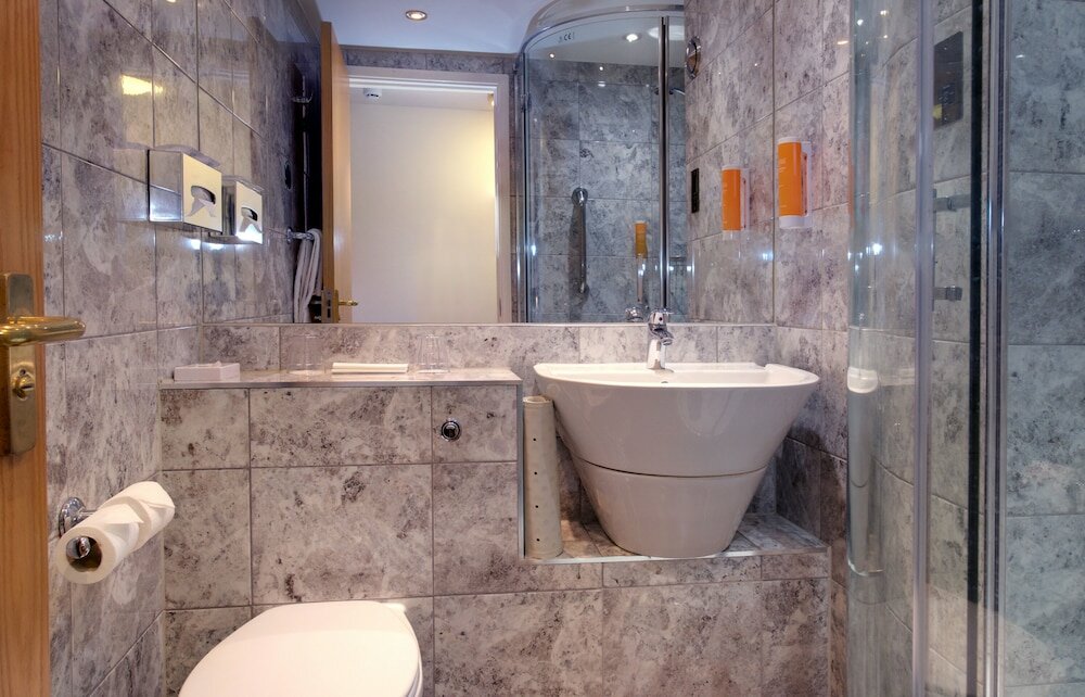 Фото Waterloo Hub Hotel & Suites