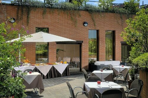 Внешний вид отеля Aemilia Hotel Bologna в Болонье, фото 1