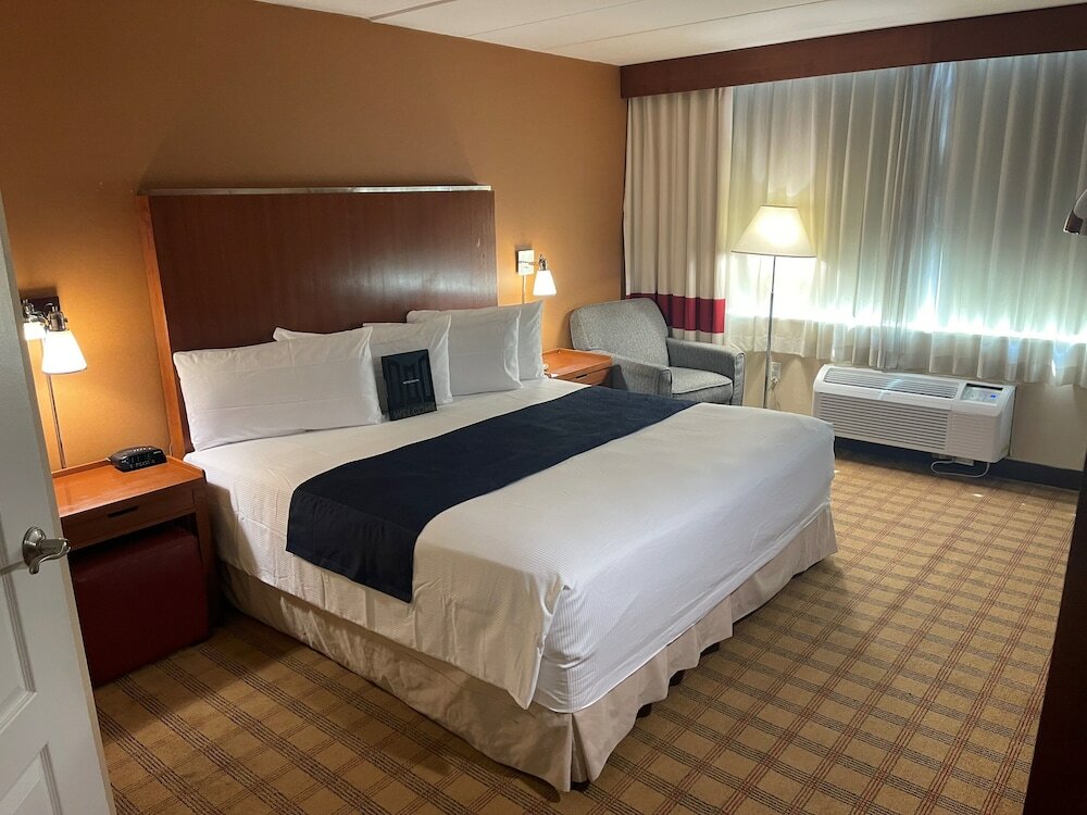 Фото Metro Points Hotel