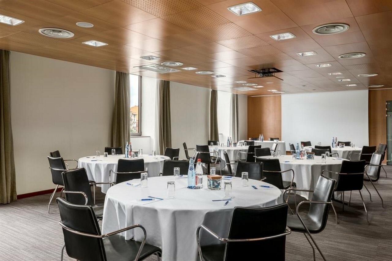 Фото Hotel NH Nice