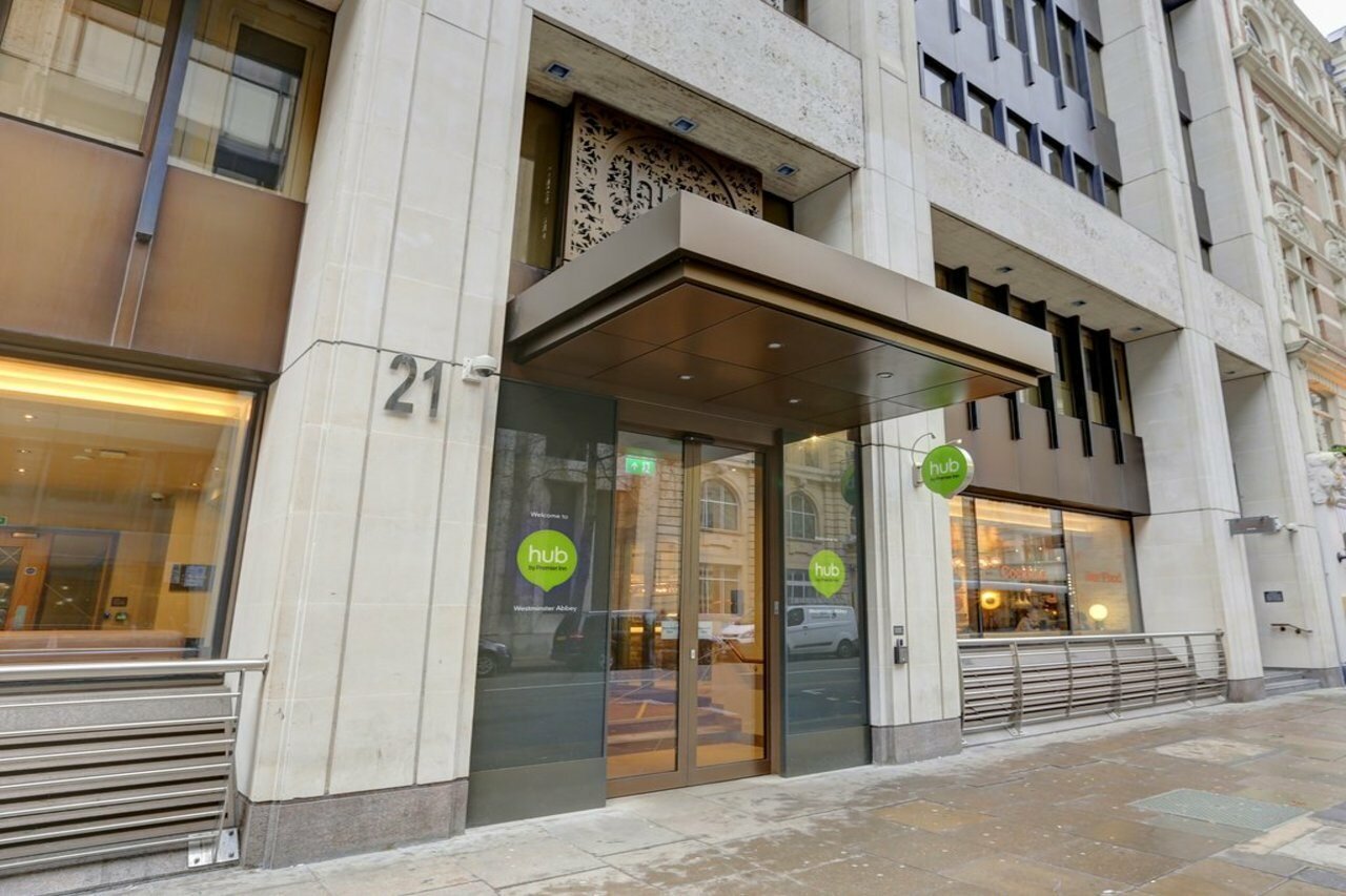 Фото Hub by Premier Inn London Westminster Abbey Hotel