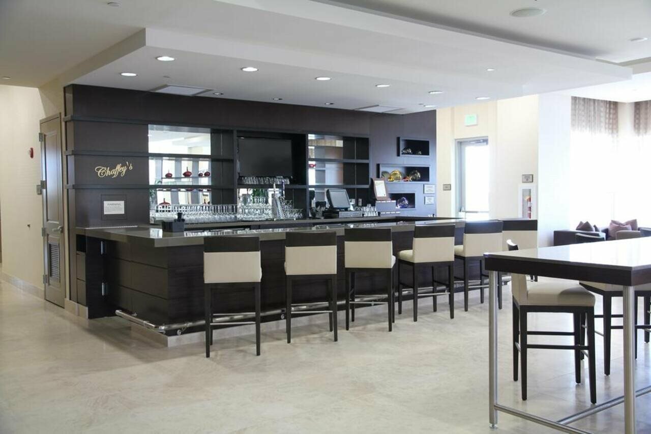 Фото Embassy Suites Ontario Airport