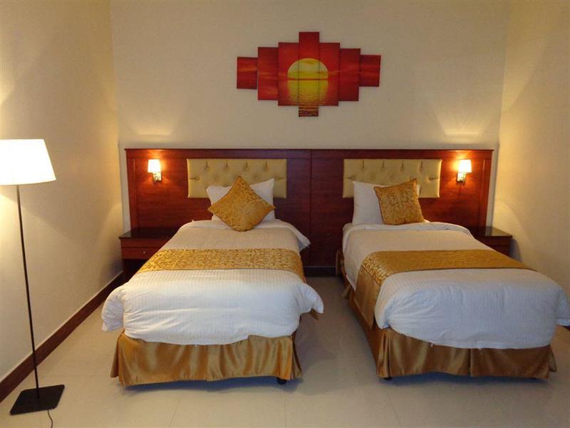 Фото Meral Crown Hotel