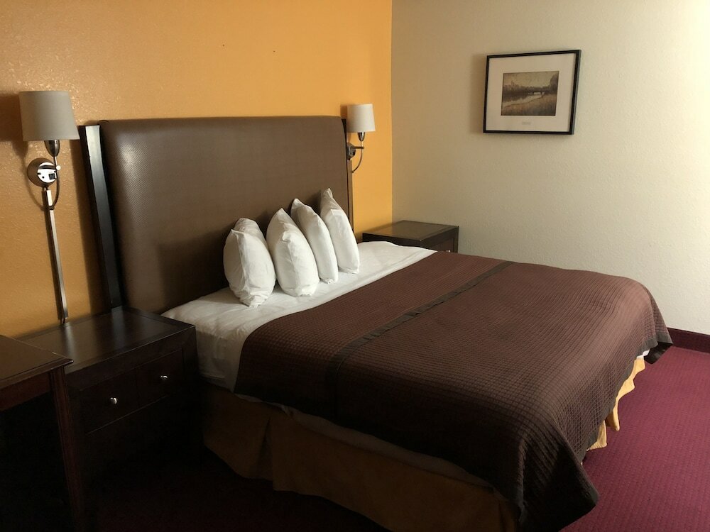 Фото Magnuson Hotel Fort Wayne North – Coliseum