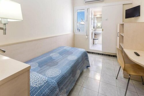 Гостиница Hostal Solimar в Бадалоне
