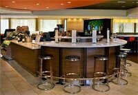 Фото Courtyard by Marriott Newark Liberty International Airport