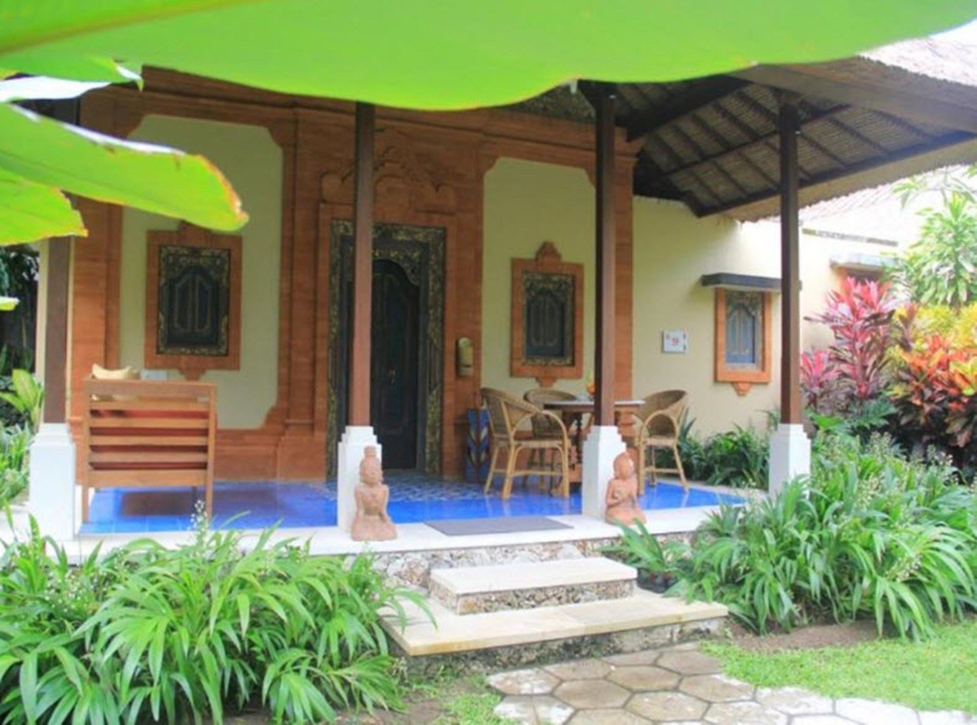 Фото Tandjung Sari Hotel