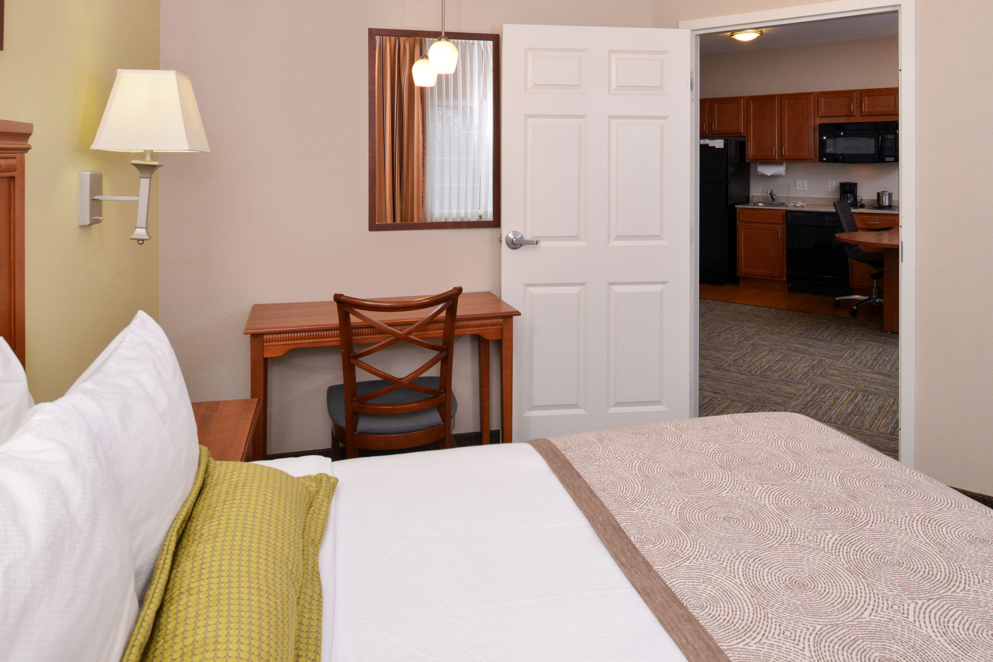 Фото Candlewood Suites Boise Towne Square