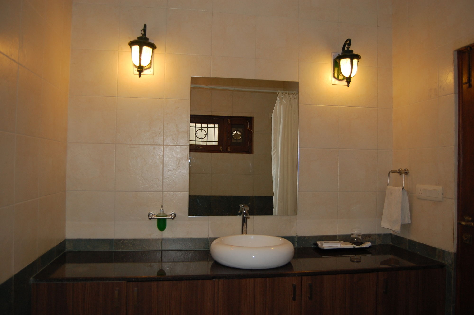 Фото The Colonial Manek Manor