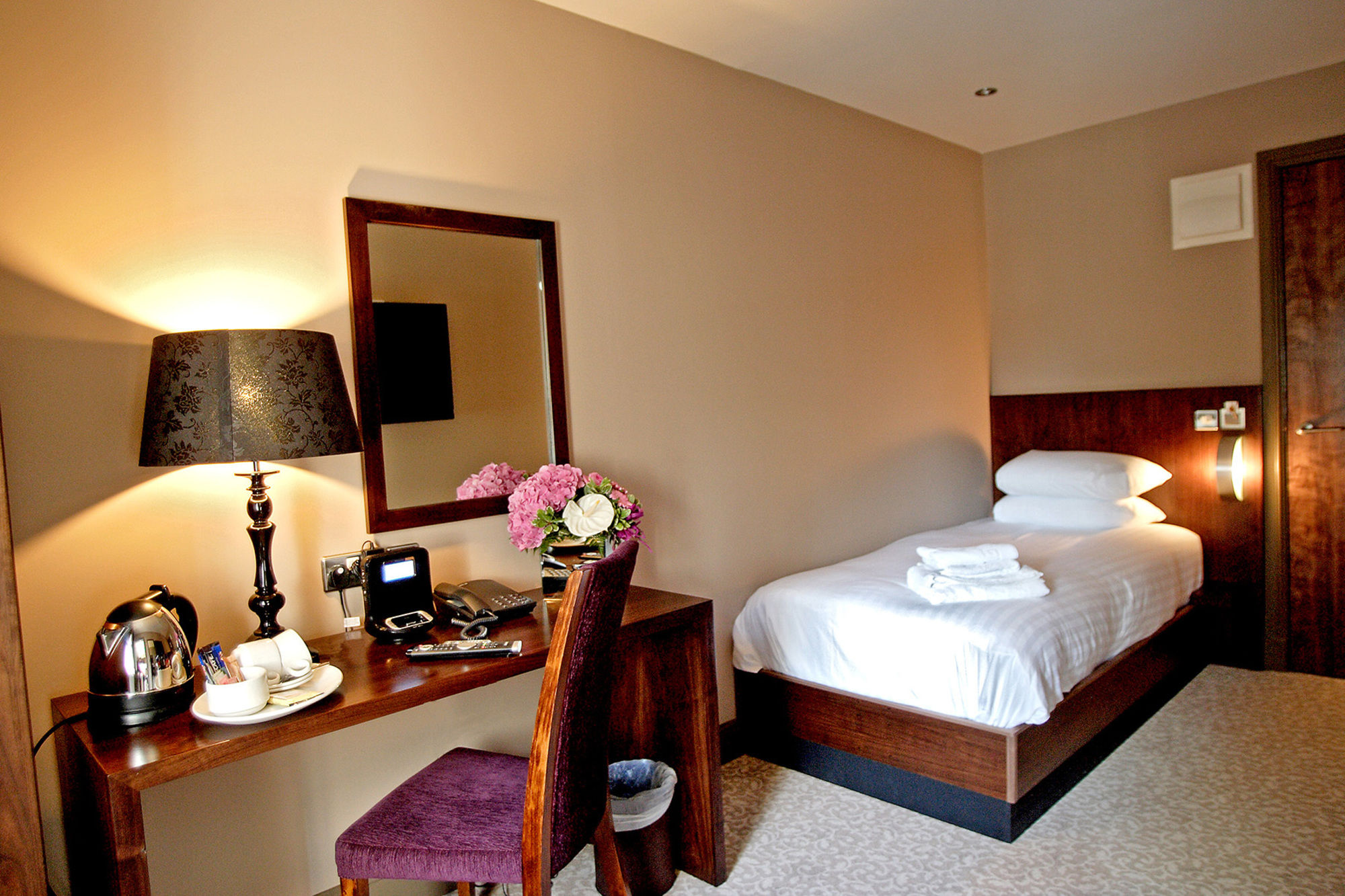 Фото The Lynnhurst Hotel