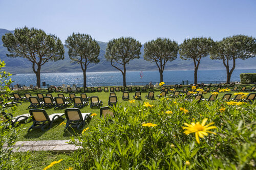 Внешний вид отеля Hotel Du Lac в Лимоне-суль-Гарде, фото 4