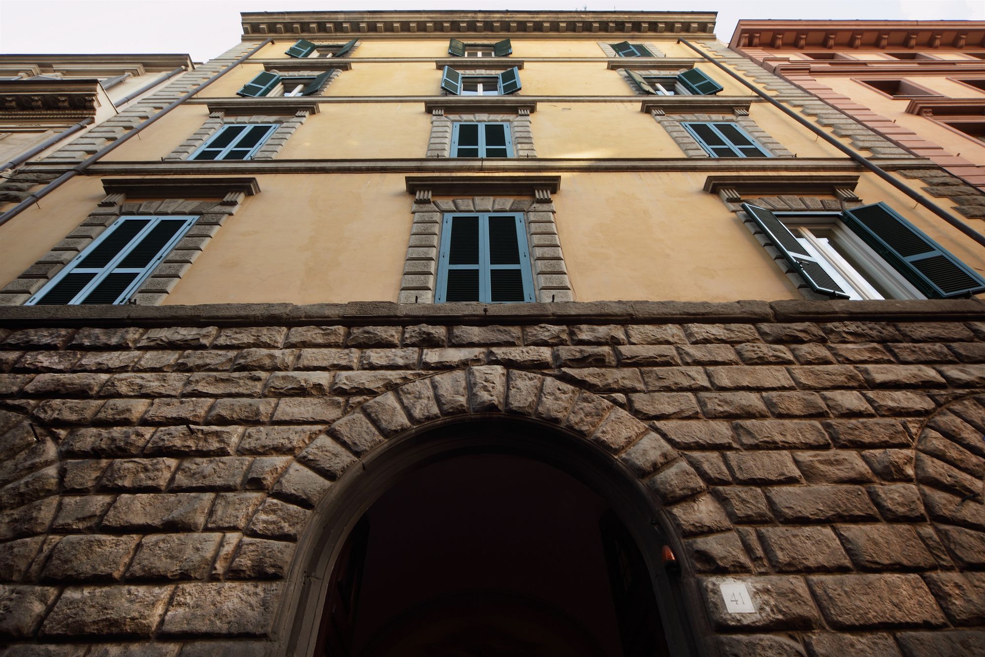 Фото At Forty One