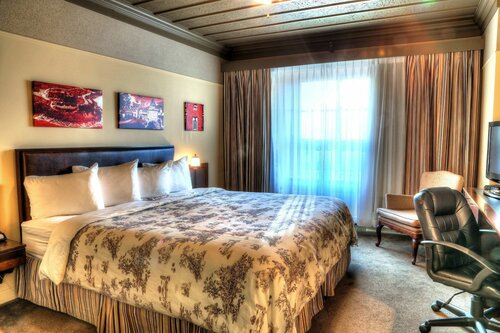 Гостиница Hotel le Manoir Baie-Comeau в Бе-Комо