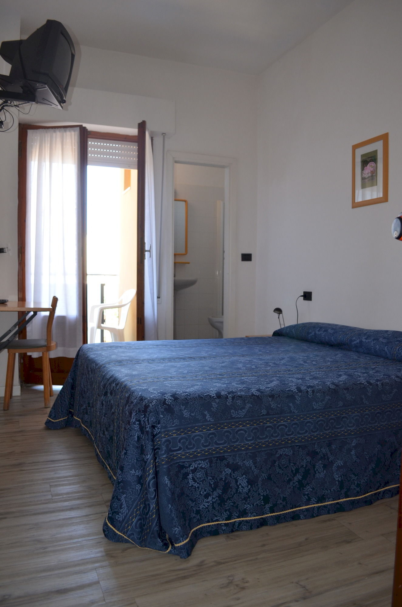 Фото Hotel Capitol