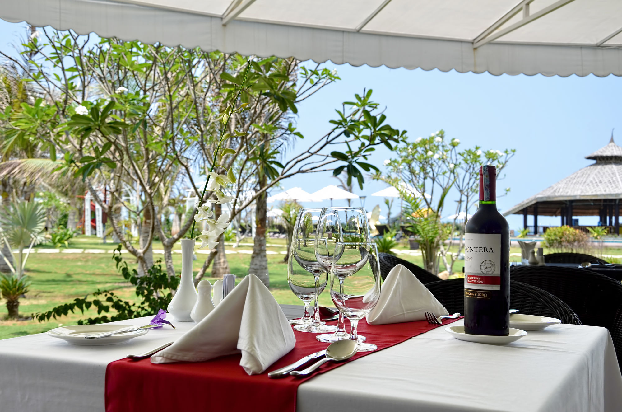 Фото The Sailing Bay Beach Resort