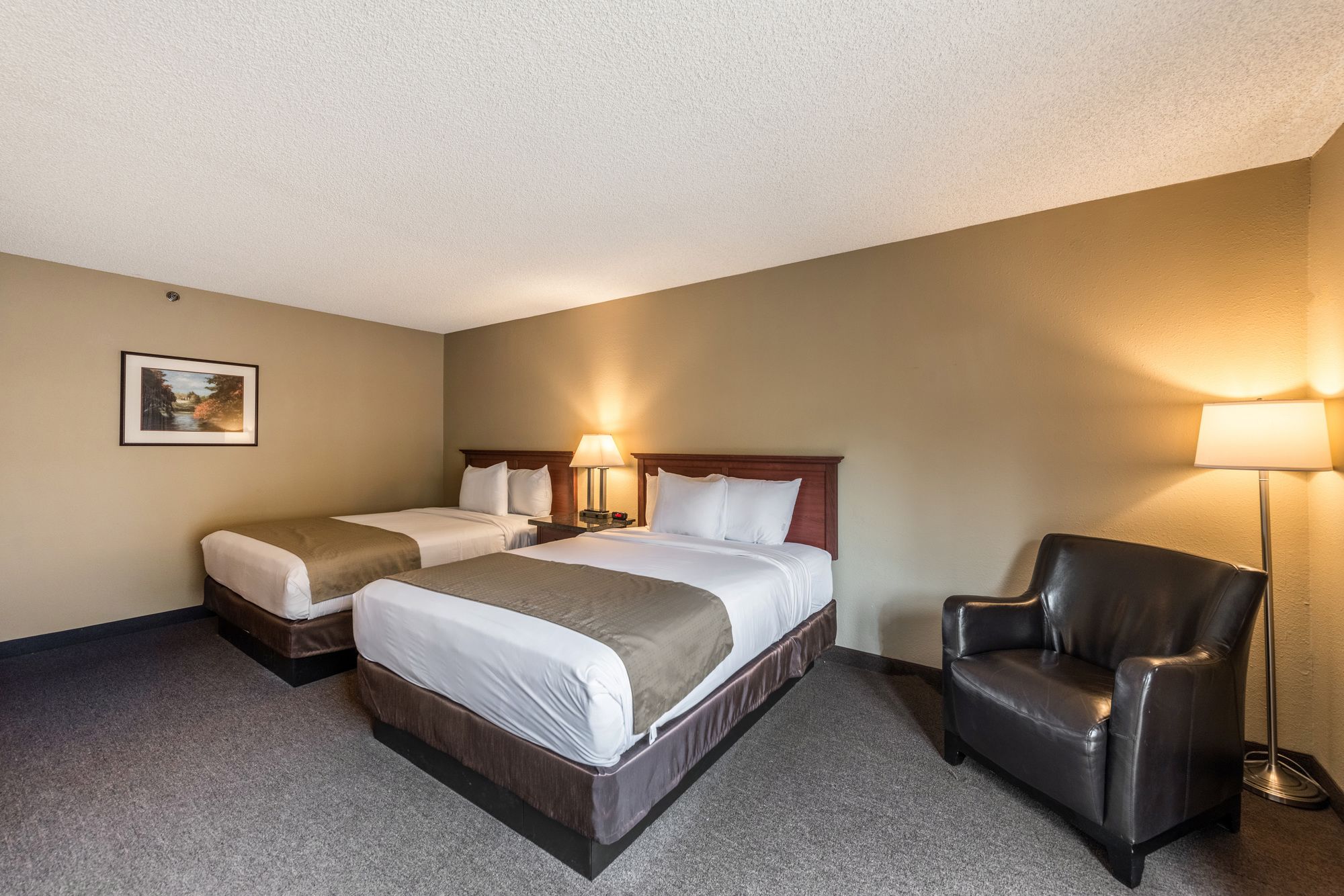 Фото Rodeway Inn & Suites Portland - Jantzen Beach