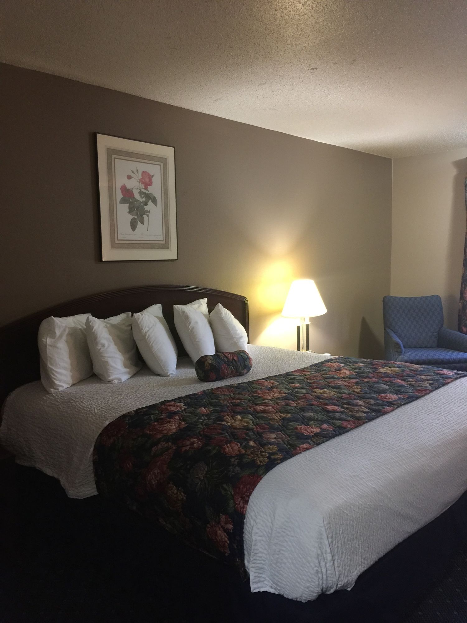 Фото American Inn North Kansas City