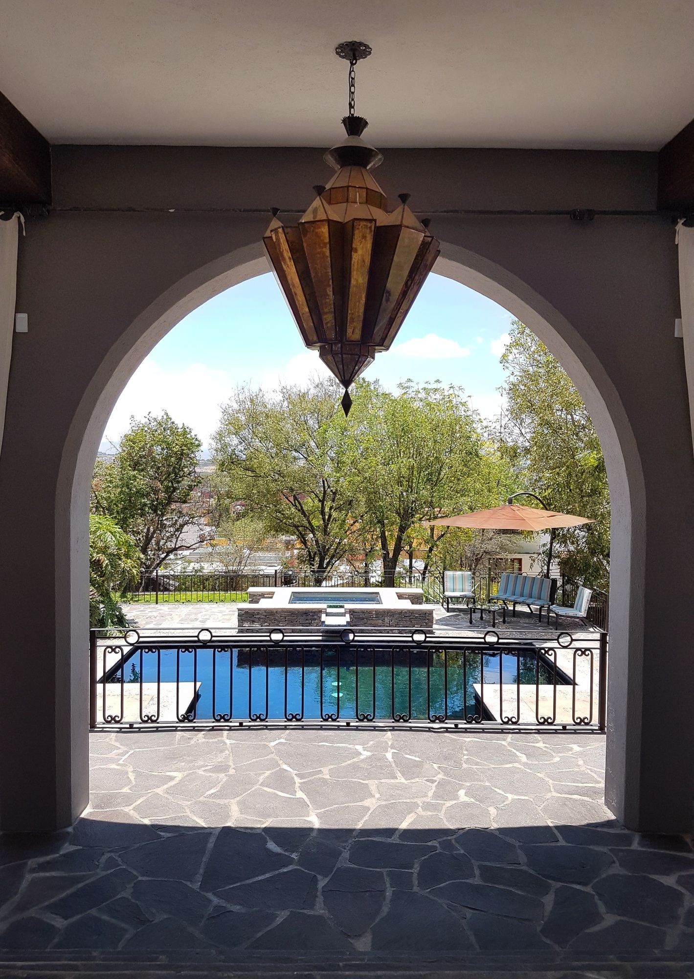 Фото 37870440053