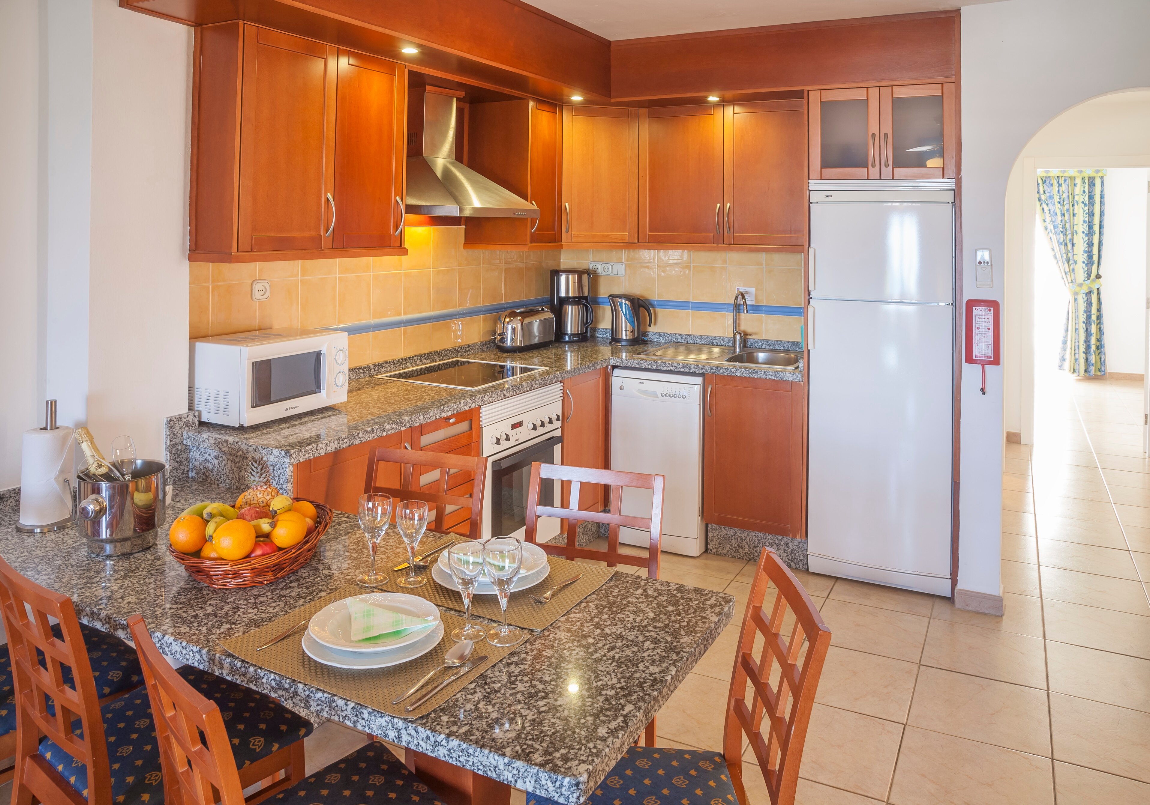 Фото Sunset Harbour Club