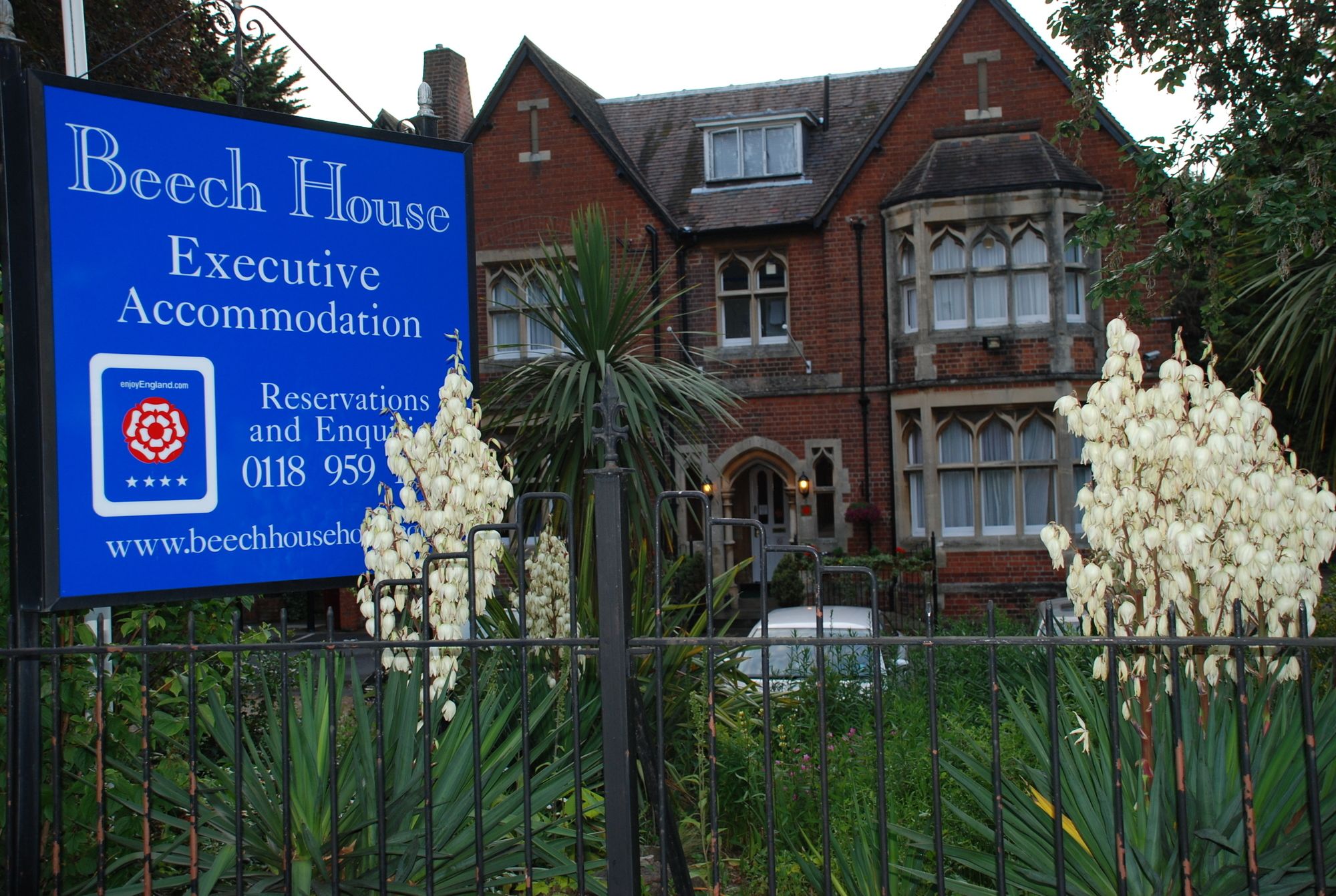 Фото Beech House Hotel