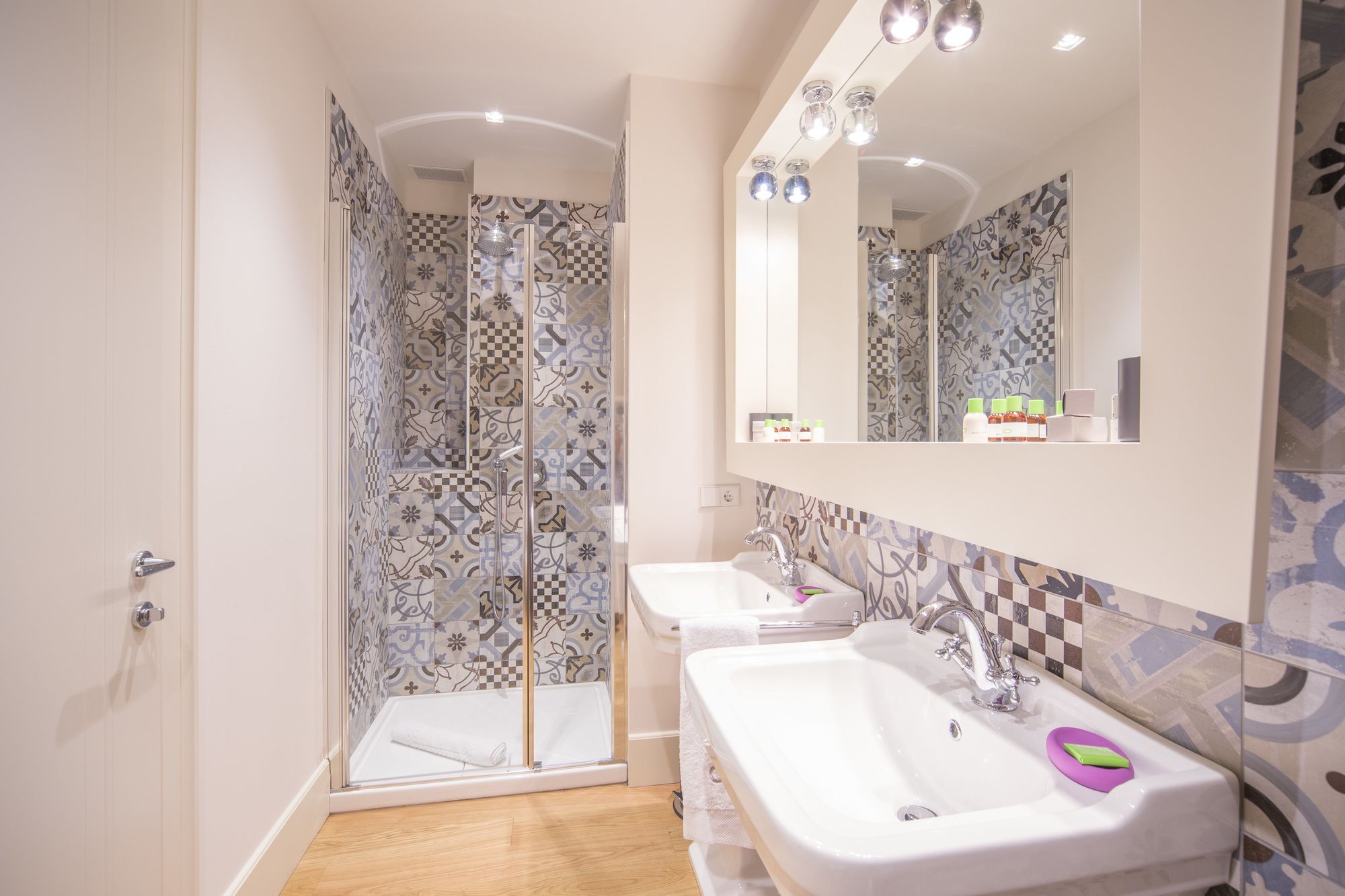 Фото Cinque Luxury Rooms