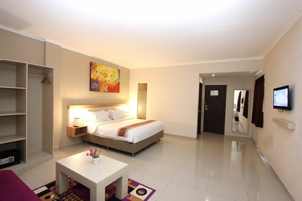 Hotel Laxston Hotel by Front One, Yogyakarta, photo