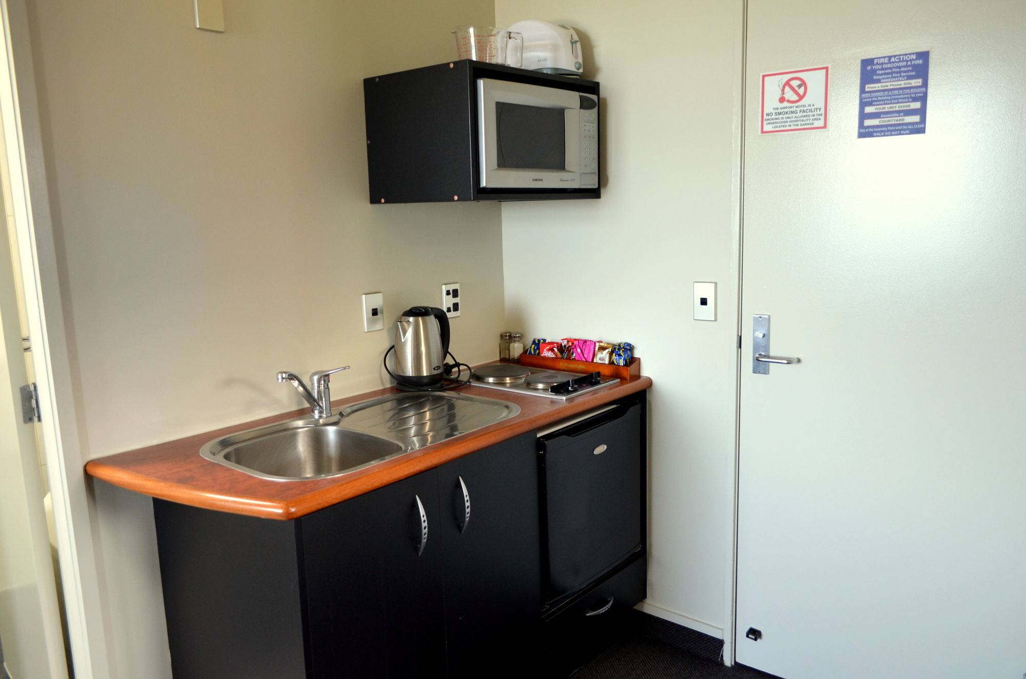 Фото Airport Motel