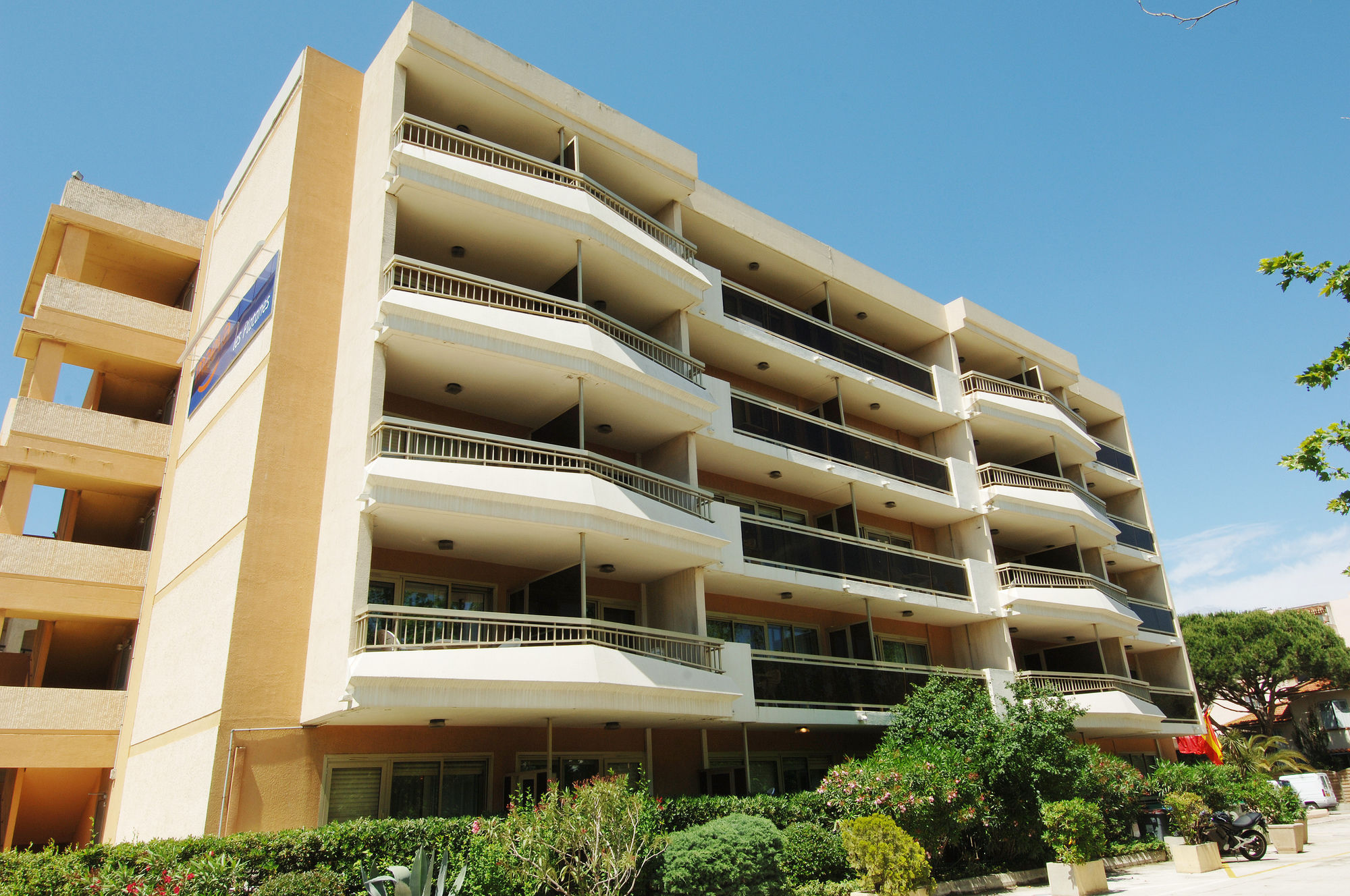 Фото Pierre & Vacances Résidence Les Platanes