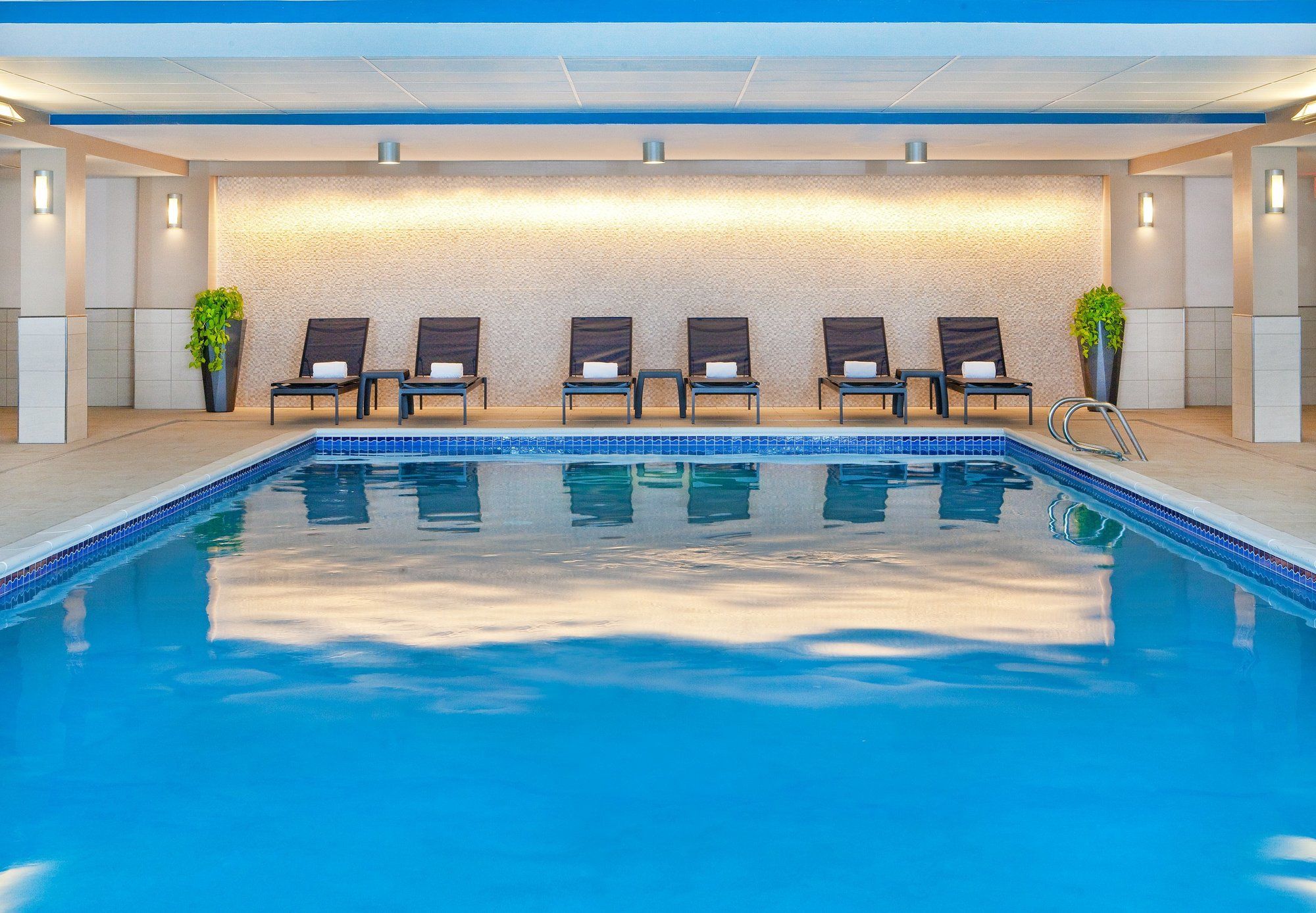 Фото Sheraton Portsmouth Harborside Hotel