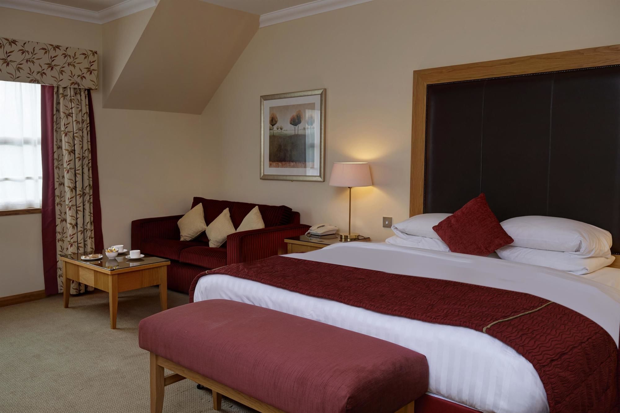 Фото Lochardil House Hotel