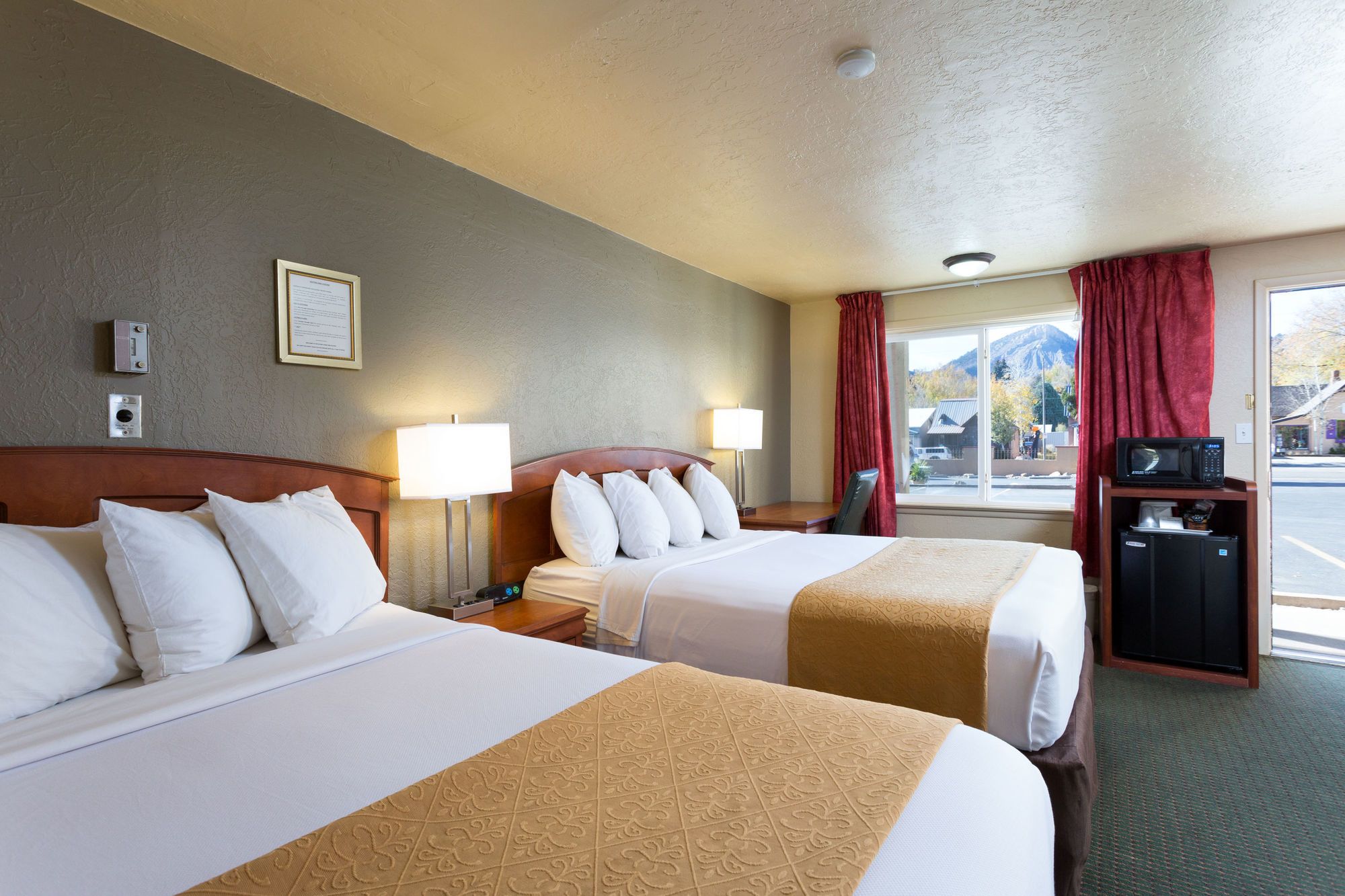 Фото Econo Lodge Inn & Suites Durango