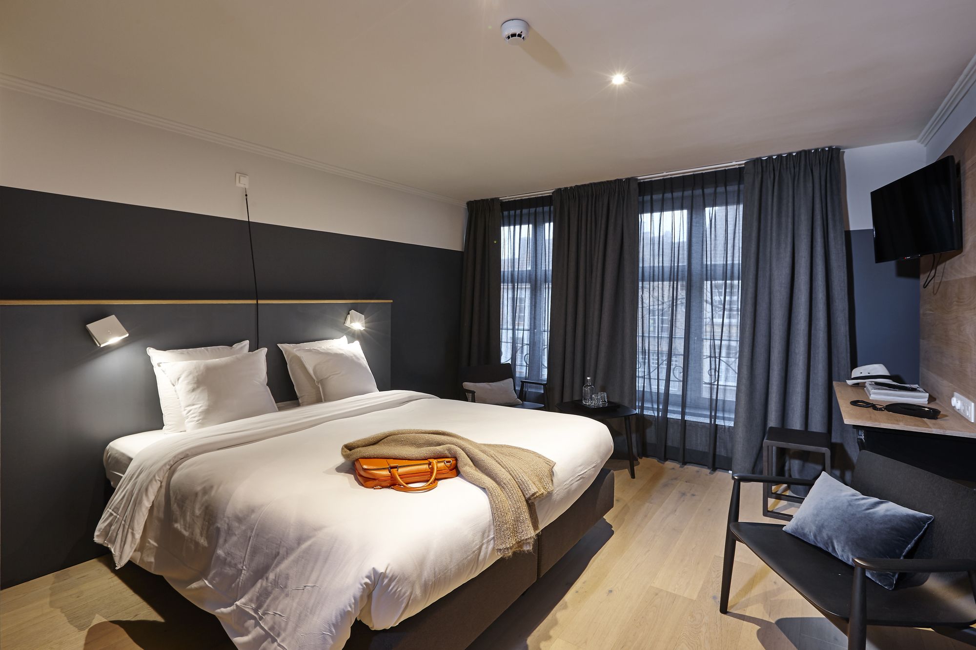 Фото Hotel Monsieur Ernest