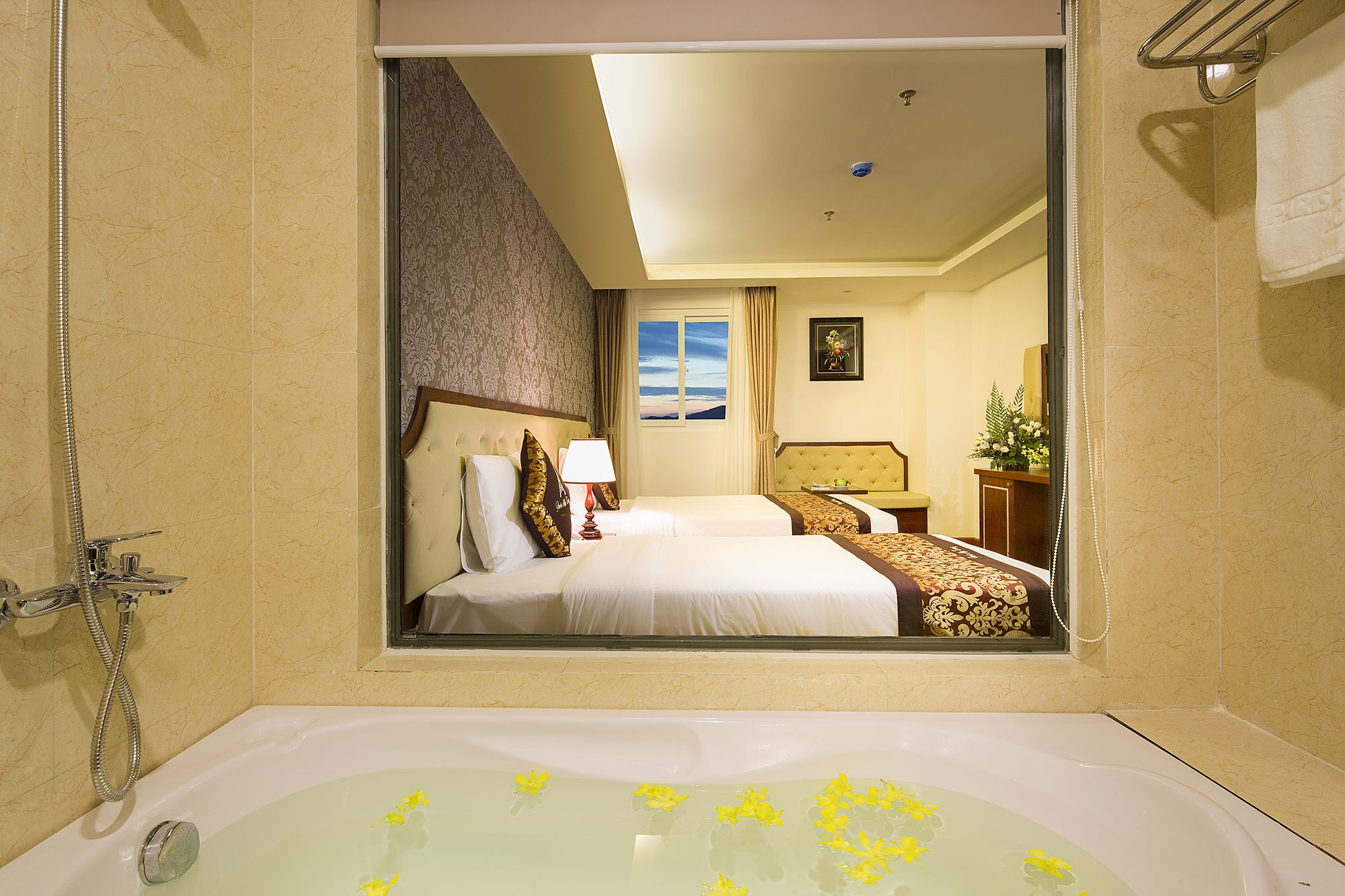 Фото Paris Nha Trang Hotel & Apartment