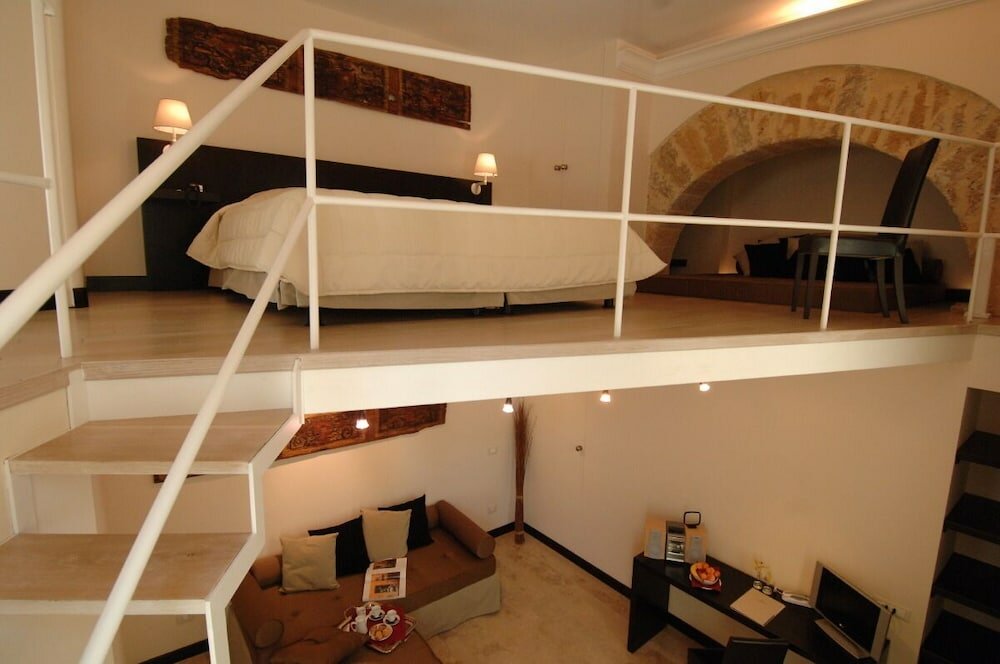 Фото Ucciardhome Hotel