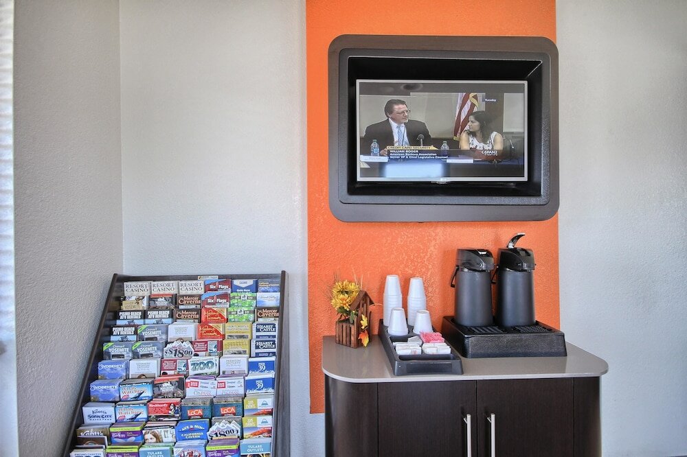 Фото Motel 6 Fresno, Ca - Blackstone South