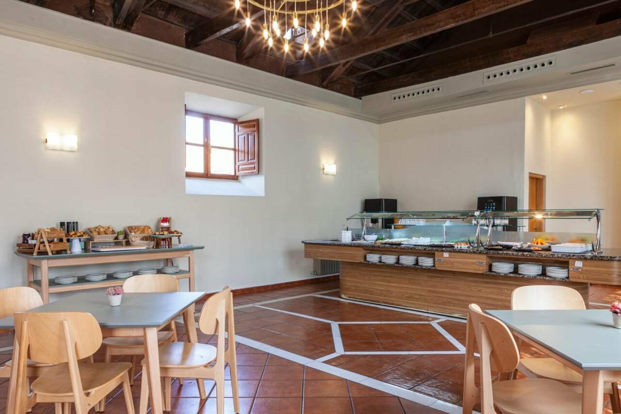 Фото Macià Monasterio de los Basilios Hotel